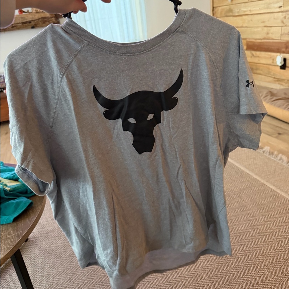 Under Armour Gray Short-Sleeve Tee with Black Bull Logo